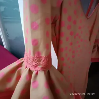 Conjunto completo vestido flamenca con accesorios.