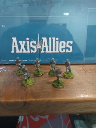 6 Soldados Axis & Allies frente aleman