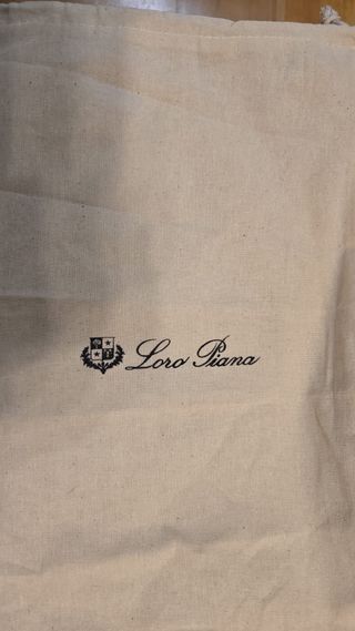 Mocasín de ante negro para hombre.