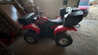 Quad Yamaha Grizzly Rojo y Negro