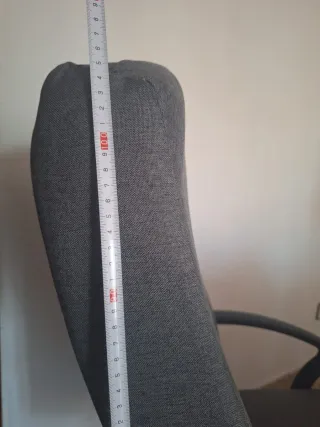 Silla de oficina giratoria gris