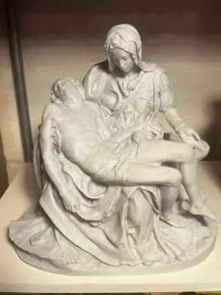 La Piedad de Miguel Ángel: Figuras María y Jesús