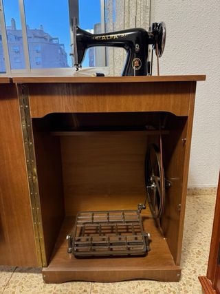 Máquina de coser Alfa vintage