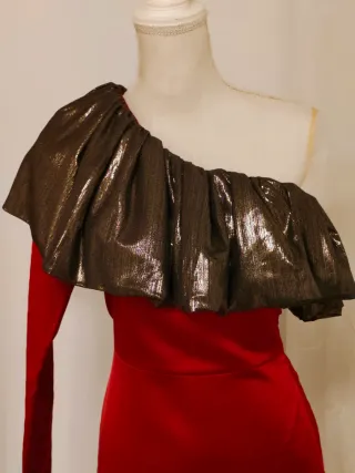 Vestido rojo diseño una manga Talla M