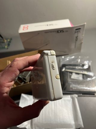 Nintendo DS Lite bianca + 2 giochi Pokémon