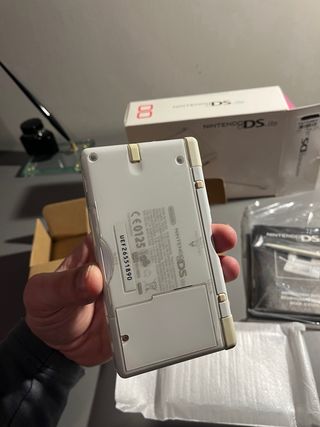 Nintendo DS Lite bianca + 2 giochi Pokémon