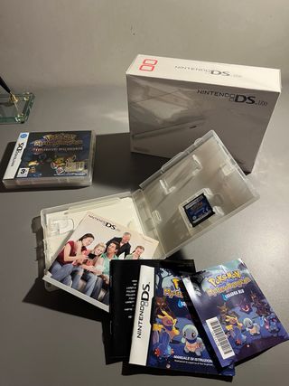 Nintendo DS Lite bianca + 2 giochi Pokémon