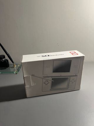 Nintendo DS Lite bianca + 2 giochi Pokémon