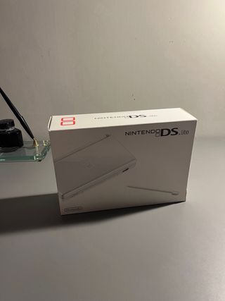 Nintendo DS Lite bianca + 2 giochi Pokémon