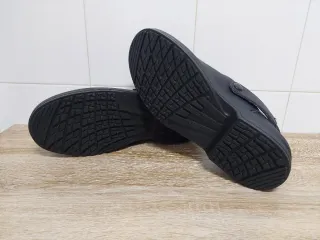 Zuecos de Seguridad T42 Negros