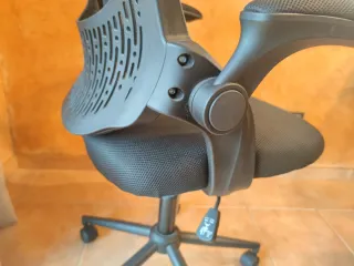 Silla de escritorio ergonómica negra