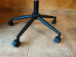 Silla de escritorio ergonómica negra