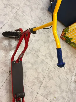 Patinete Rocky Ruedas Grandes Rojo y Amarillo