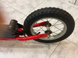 Patinete Rocky Ruedas Grandes Rojo y Amarillo