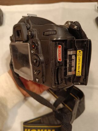 Nikon D7000 + Obiettivo 60mm Macro