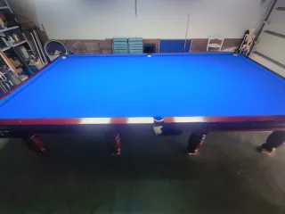 Mesa de billar snooker profesional.