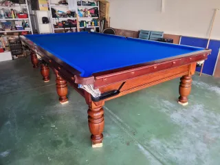 Mesa de billar snooker profesional.