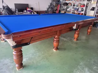 Mesa de billar snooker profesional.