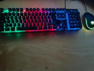 Trust GXT 838 Azor Tastiera e Mouse da Gaming