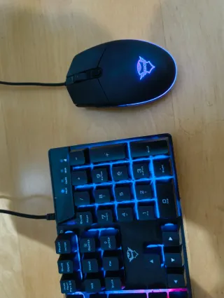 Trust GXT 838 Azor Tastiera e Mouse da Gaming