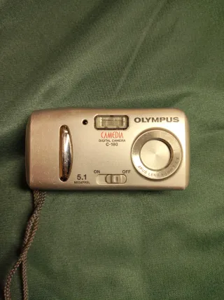Fotocamera digitale Olympus Camedia C-180 argento
