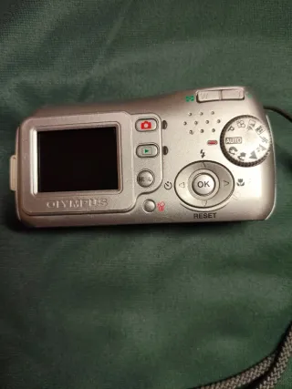 Fotocamera digitale Olympus Camedia C-180 argento
