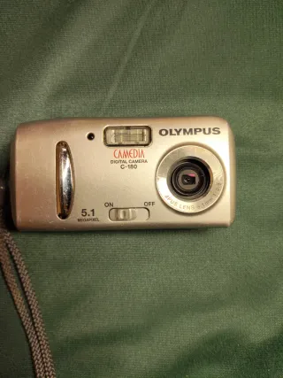 Fotocamera digitale Olympus Camedia C-180 argento