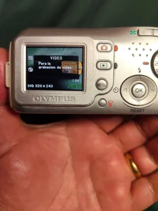 Fotocamera digitale Olympus Camedia C-180 argento