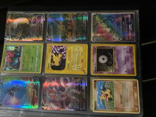 Carte Pokémon Charizard, Mewtwo, Lucario, Machamp