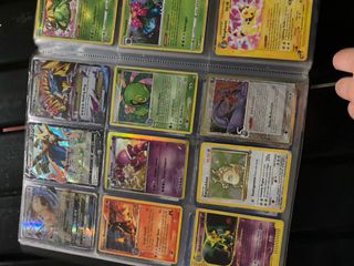 Carte Pokémon Charizard, Mewtwo, Lucario, Machamp