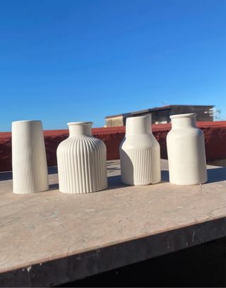 Set 4 vasetti in gesso decorativi