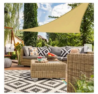 Toldo triangular crema