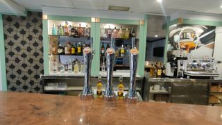 Traspaso cafetería reciente reformada.