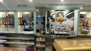 Traspaso cafetería reciente reformada.