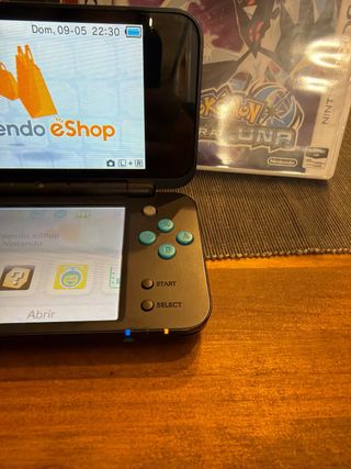 Nuovo Nintendo 2DS XL Nero + Pokémon e Zelda