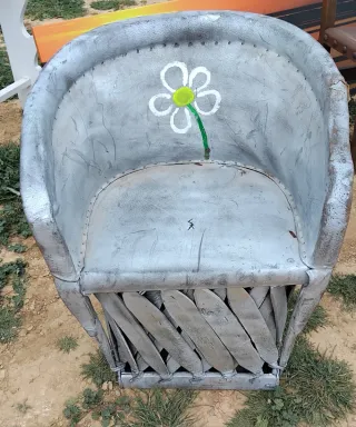 Silla de piel antigua estilo barroco