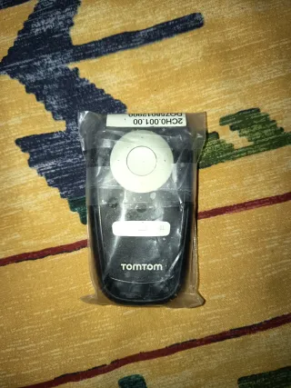 Navegador GPS TomTom ONE XL con accesorios