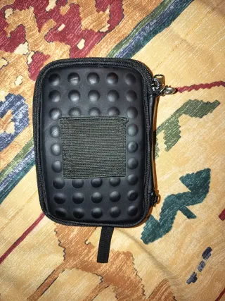 Navegador GPS TomTom ONE XL con accesorios