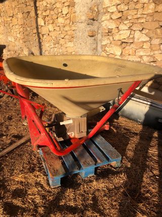 Abonadora Vicon 600 kg