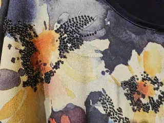 Camiseta Fiorella Rubino floral