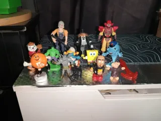 Lote ( 49 )Figuras PVC Marvel,los Simpsons, Disney