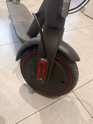 Patinete Eléctrico con Cadena y Candado