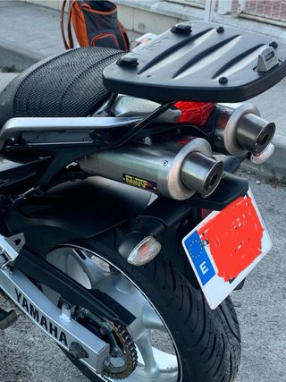 Yamaha FZ6 Sportbike Negra/Plata