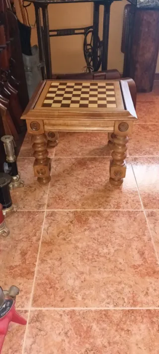 Mesa de ajedrez de madera