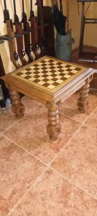 Mesa de ajedrez de madera