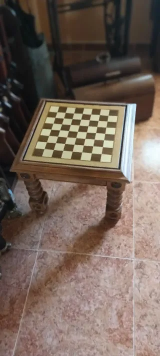 Mesa de ajedrez de madera