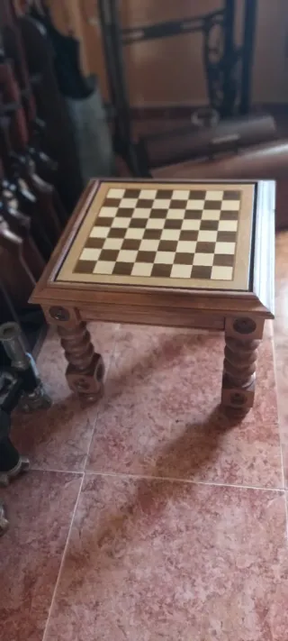 Mesa de ajedrez de madera