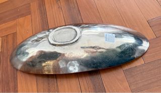 Bandeja decorativa ovalada de metal