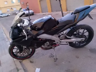 Moto deportiva Derbi GPR 50  L