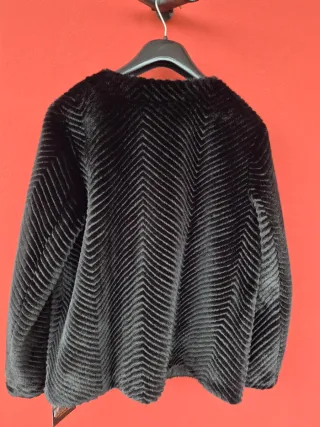 Pelliccia corta nera